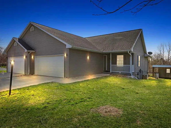 56 Pond View Ct, Iowa City, IA 52240