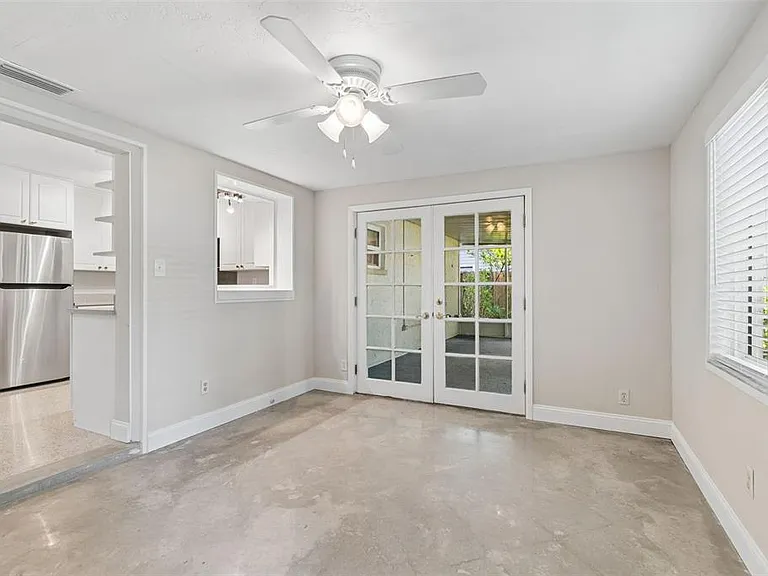 200 Evelyn Ave — Photo 10
