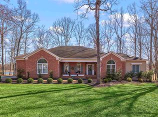 16 Oak Grove Rd, Palmyra, VA 22963