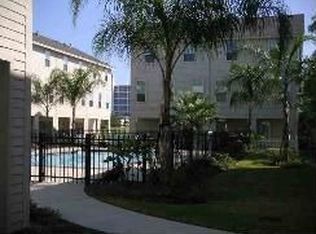 3100 75th St APT 6, Galveston, TX 77551
