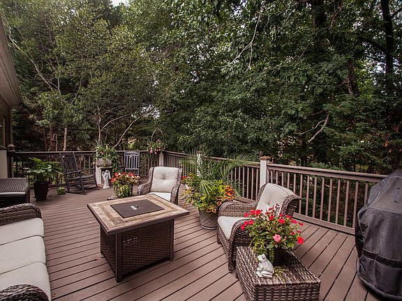 5th image of 106 Chancellors Park Ct