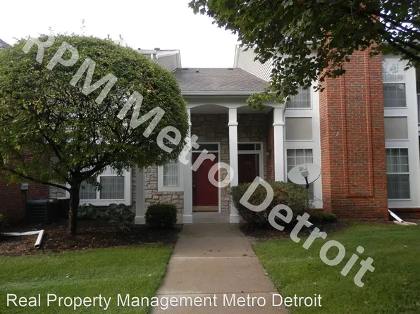 4273 Berkshire Dr, Sterling Heights, MI 48314