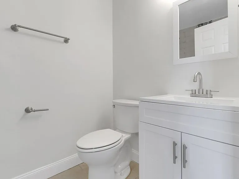 6350 Royal Woods Dr — Photo 9