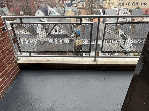 4th image of 1535 E 14th St APT 6H