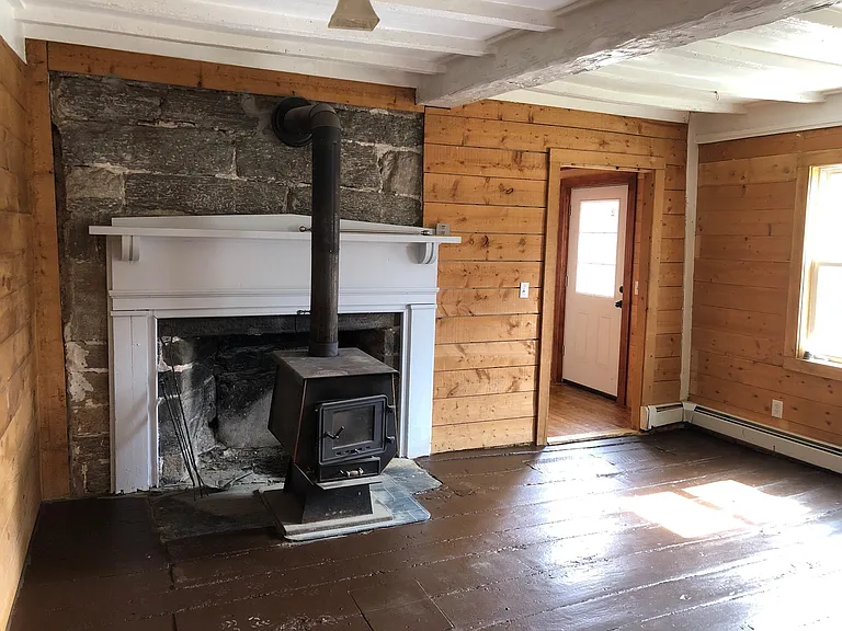 33 Carmichael Ln — Photo 15