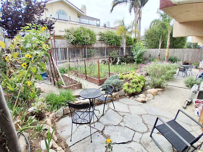 2 bed, 800 sqft, $2,250 — Photo 2