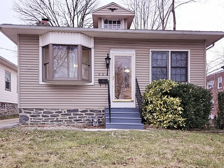 304 N Lynn Blvd — Photo 1