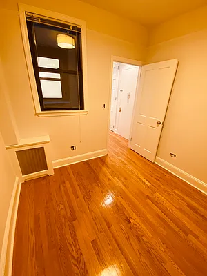 Rented by Metropolis Real Estate of Manhattan | media 15