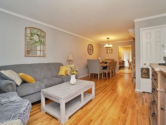 5th image of 12 Eagan Ave