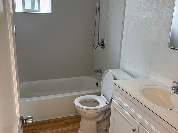 4th image of 403 S 27th St #403