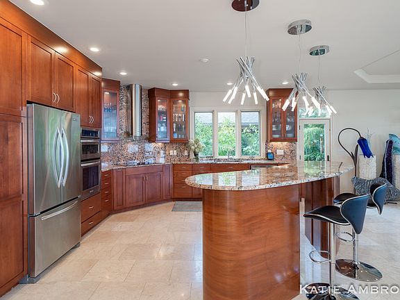 4th image of 3937 England Dr