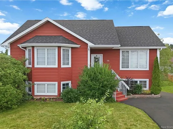 58 Monique St, Moncton, NB E4P 0R2