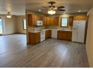 16 Lincoln St #16, Pella, IA 50219