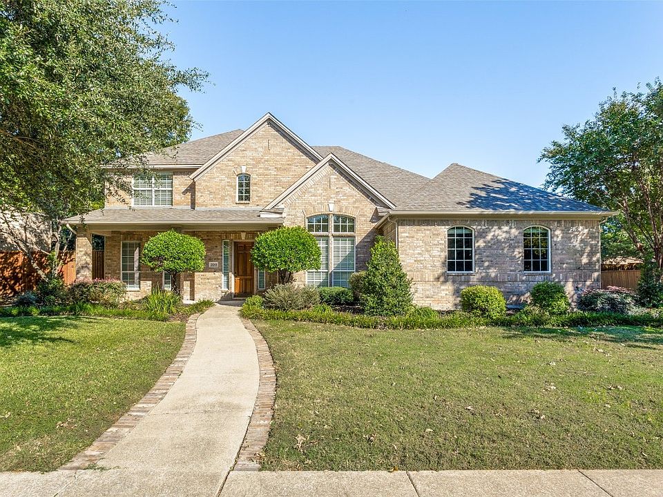 1st image of 300 Creekside Dr