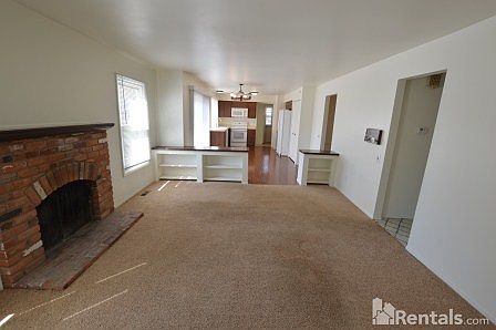 5th image of 4421 Walnut Woods Dr