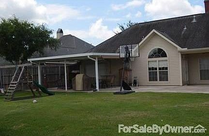 2nd image of 102 Vestige Cir