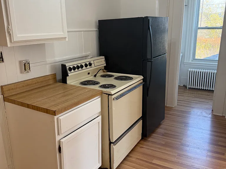 663 Railroad St #3 — Photo 5
