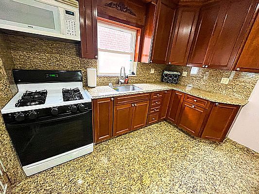1st image of 3912 Fillmore Ave Floor 2