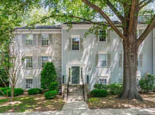 7760 New Providence Dr APT 2, Falls Church, VA 22042