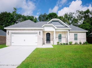 13545 Garland Rd, Ocean Springs, MS 39564