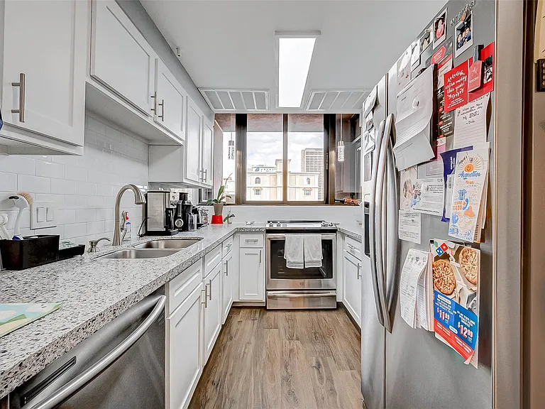 5150 Hidalgo St #402 — Photo 32