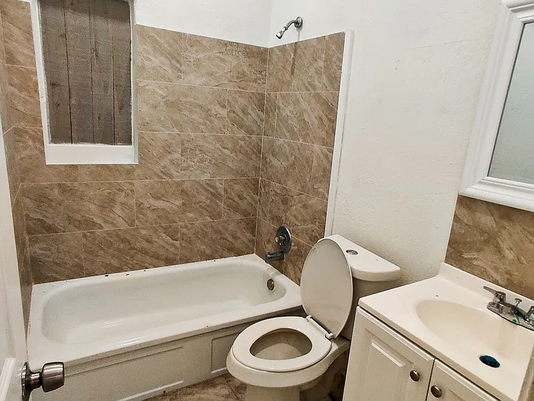 5500 Balboa Dr — Photo 15