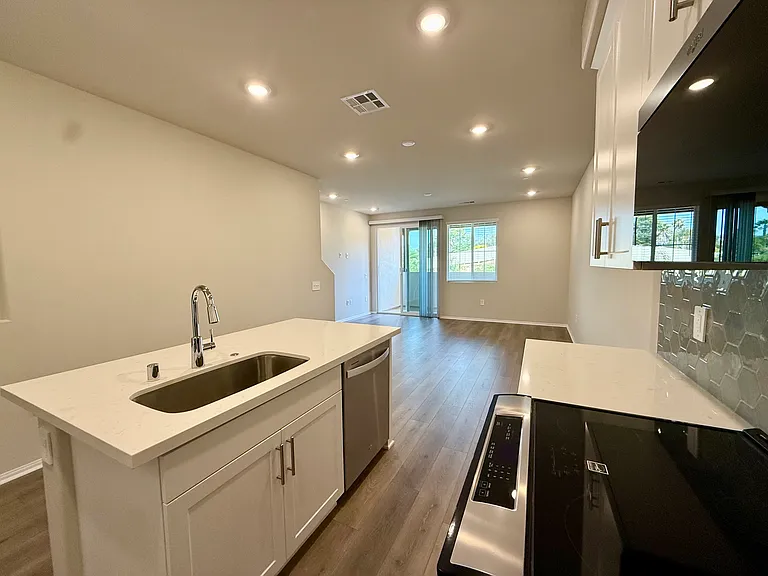 4889 Merida Way — Photo 15