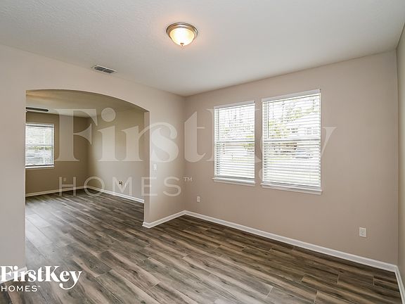 3rd image of 1592 Oldenburg Dr