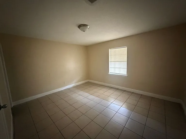 3310-3320 Kabel Dr — Photo 20