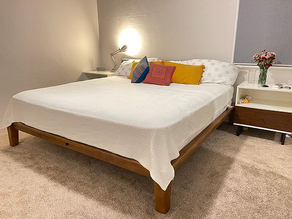 Middle Bedroom (king size bed pictured)