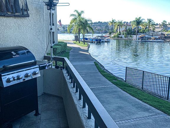 pathway to the beach