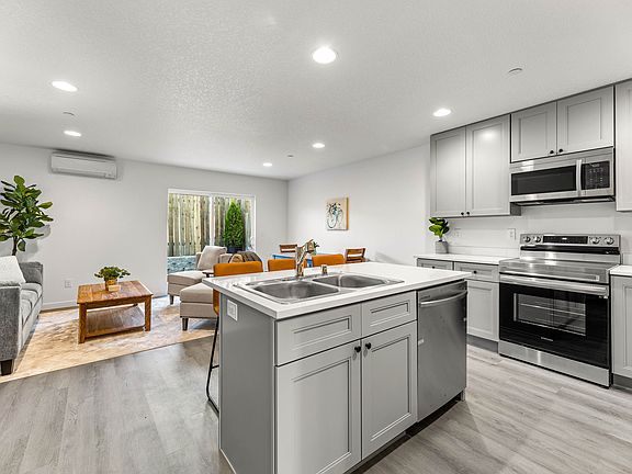 5th image of 2921 NE 137th Way