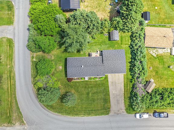 3rd image of 11 Strawberry Bank Road