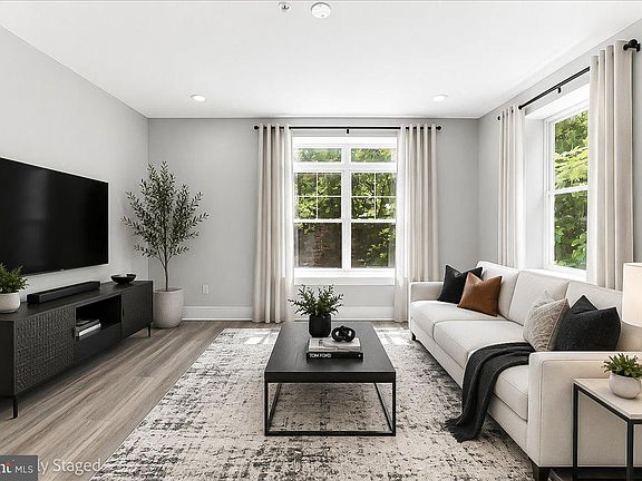 5th image of 537 Apple St #101