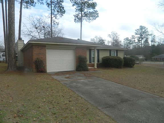 3rd image of 2320 Woodsman Dr