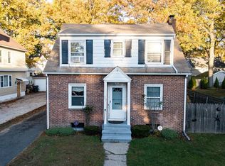 37 Palmyra St, Springfield, MA 01118