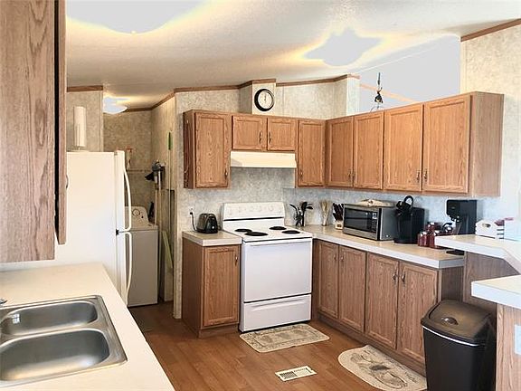 3rd image of 492 Wild Horse Ln