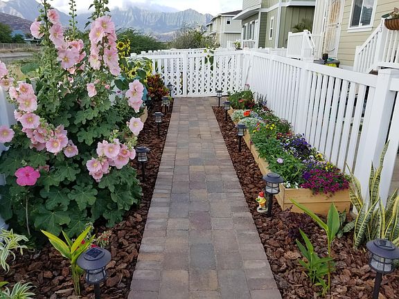 Beautiful mountain view while relaxing on the patio!
