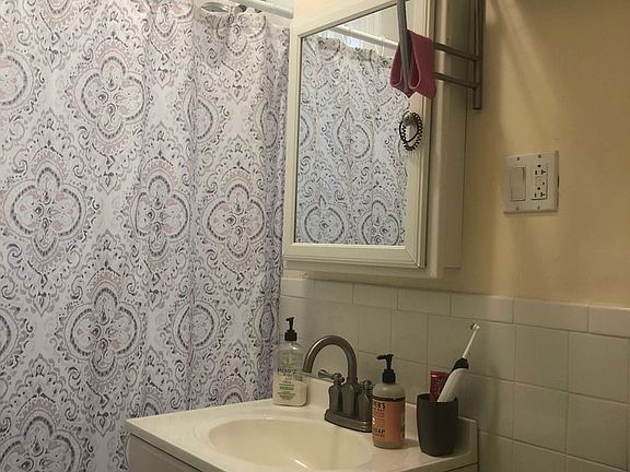 4th image of 1631 Commonwealth Ave #5