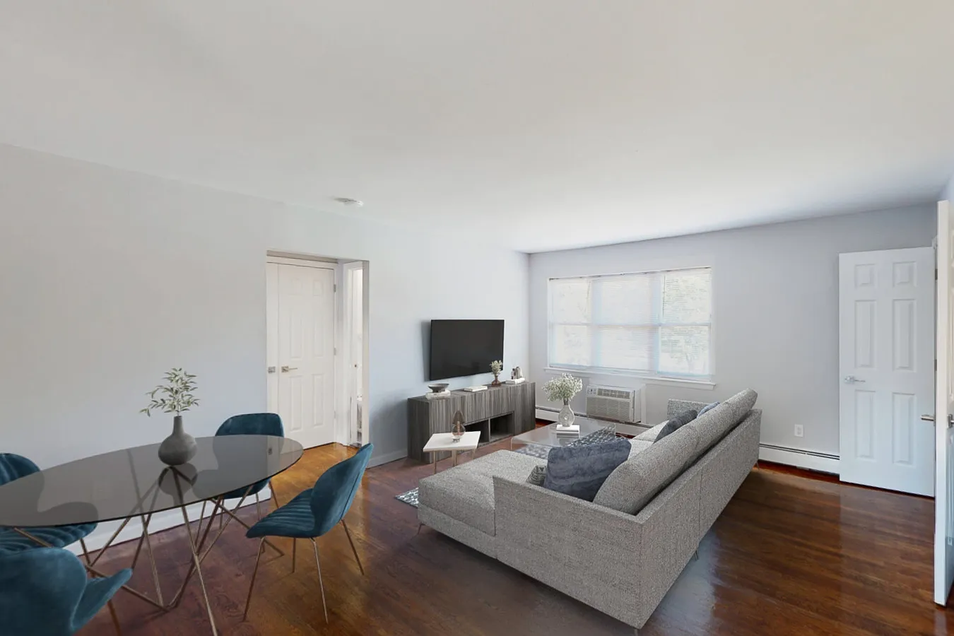 Georgetown Apartments — Photo 2