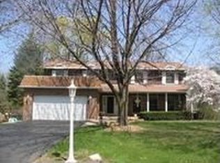 22W250 Glen Valley Dr, Glen Ellyn, IL 60137