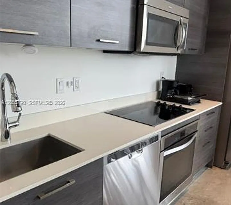 151 SE 1st St #CU-2811