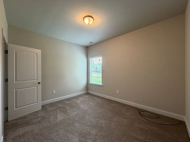 61 N Village Cir — Photo 26
