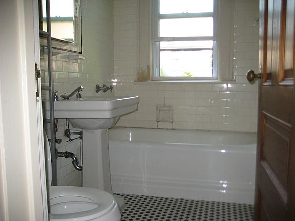 3rd image of 1392 Amherst St APT 2