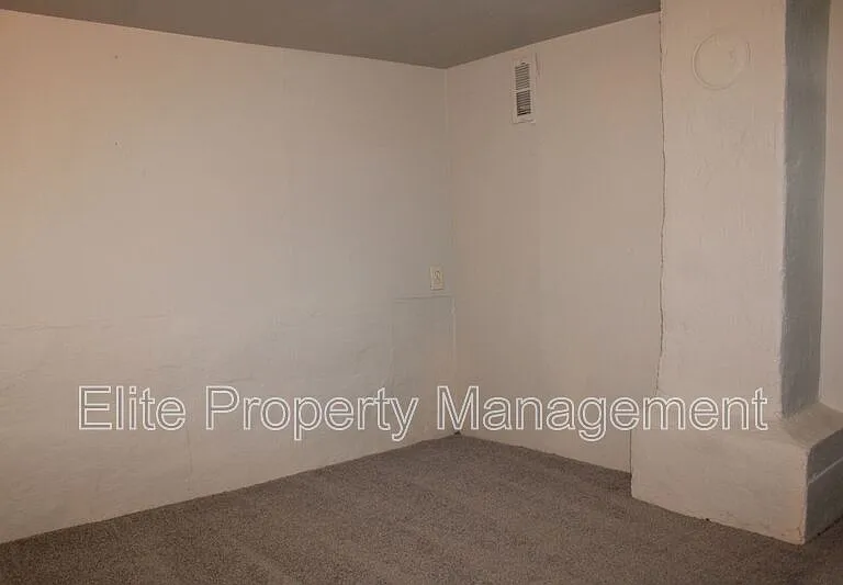 315 E City Center Dr — Photo 9
