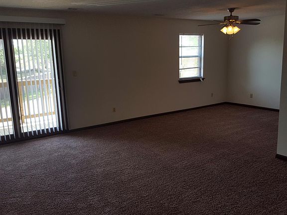 3rd image of 503 Columbia Dr APT G