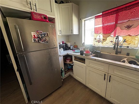 5th image of 281 E 48th St