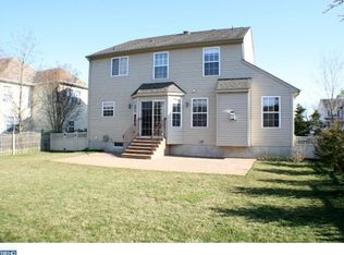 11 Valley Glen Dr, Swedesboro, NJ 08085