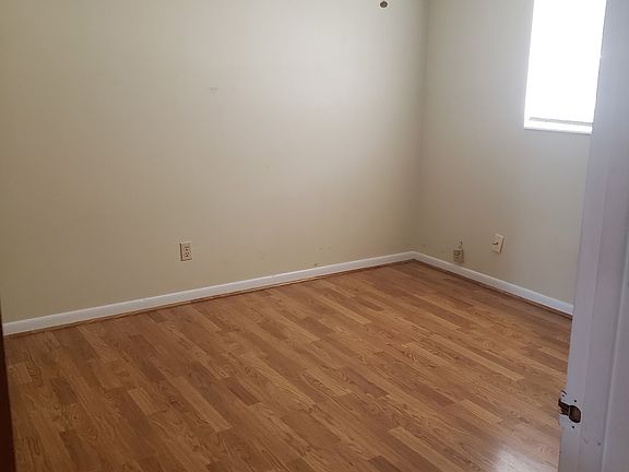 4th image of 906 Bradford Cir