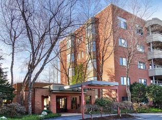 99-60 Florence St APT 4A, Chestnut Hill, MA 02467